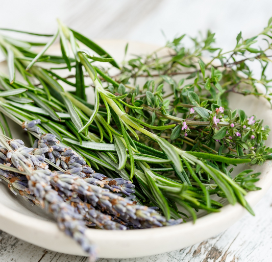 Rosemary oil: Enhance your beauty routine